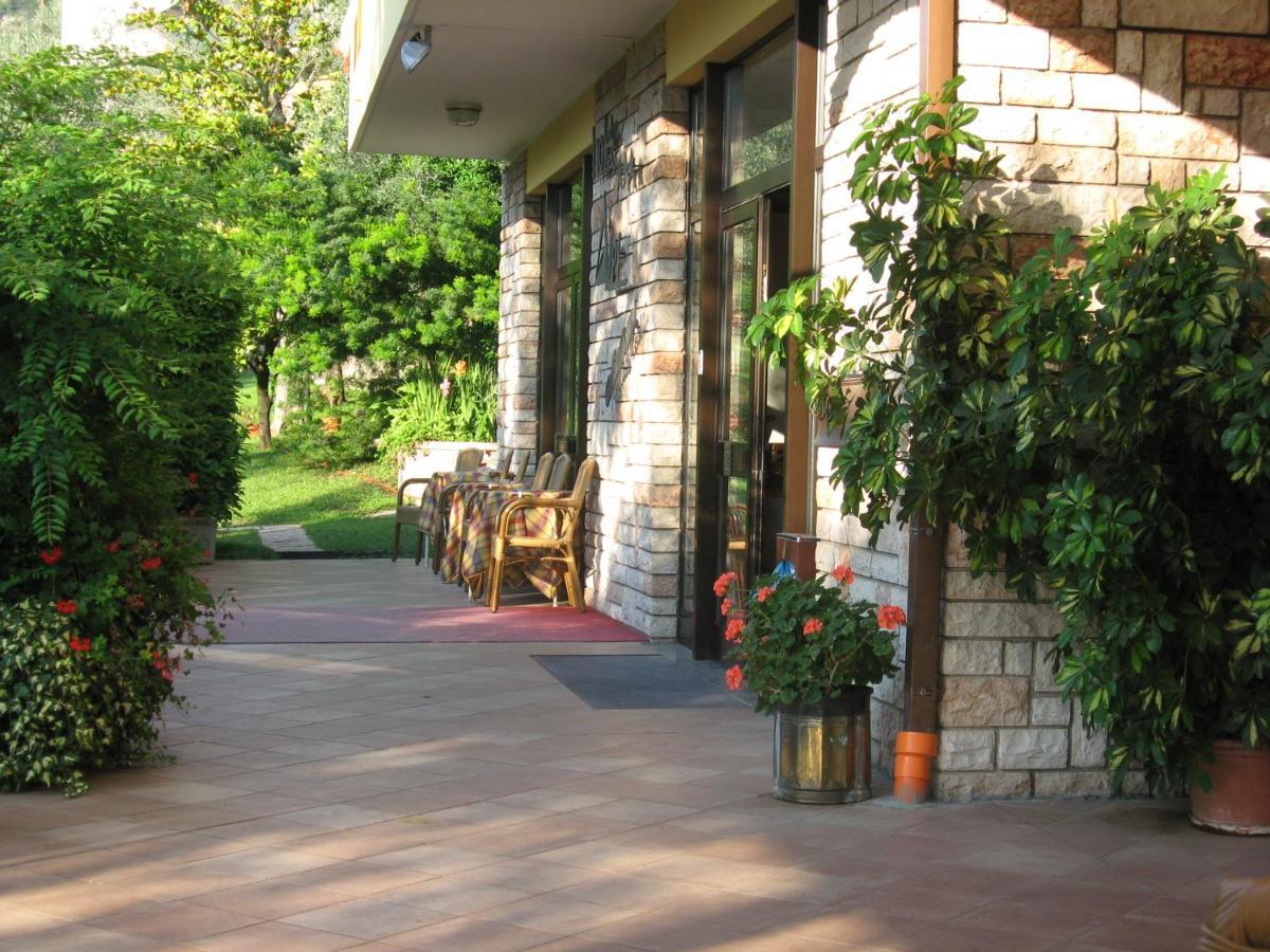 Hotel Alpi Malcesine Exterior foto