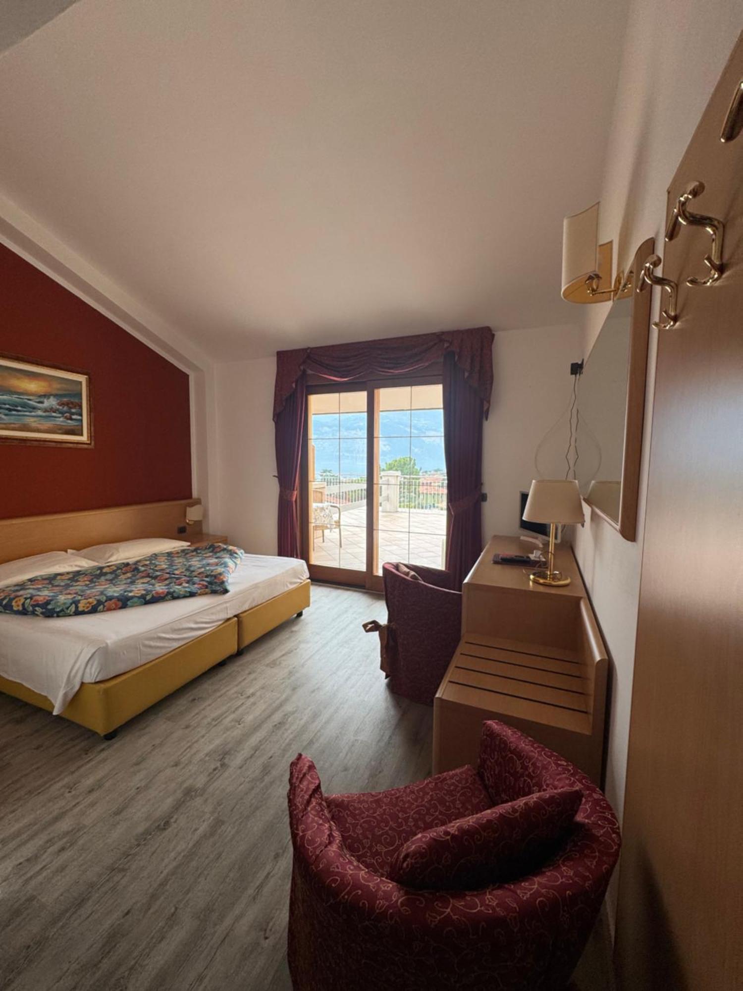 Hotel Alpi Malcesine Exterior foto