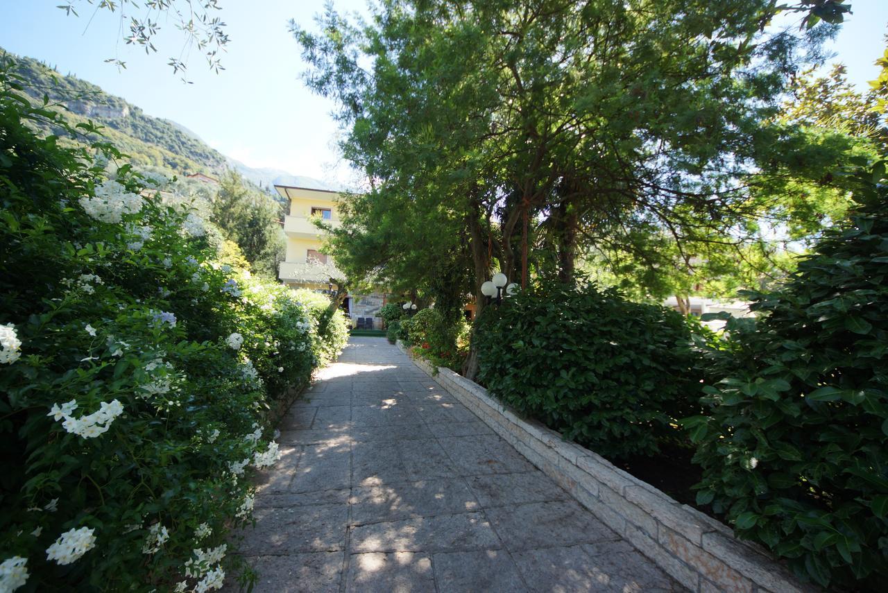 Hotel Alpi Malcesine Exterior foto