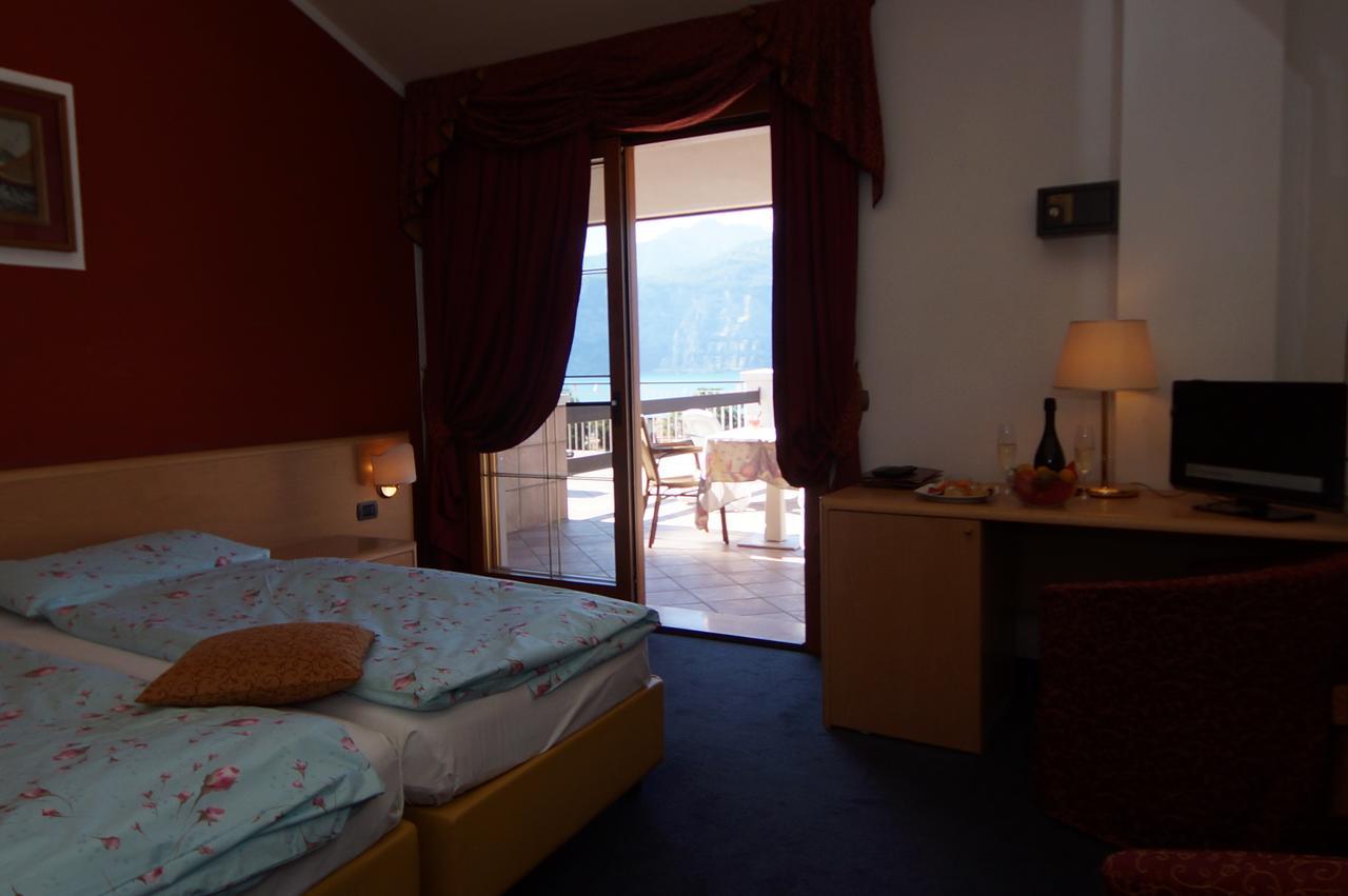 Hotel Alpi Malcesine Exterior foto
